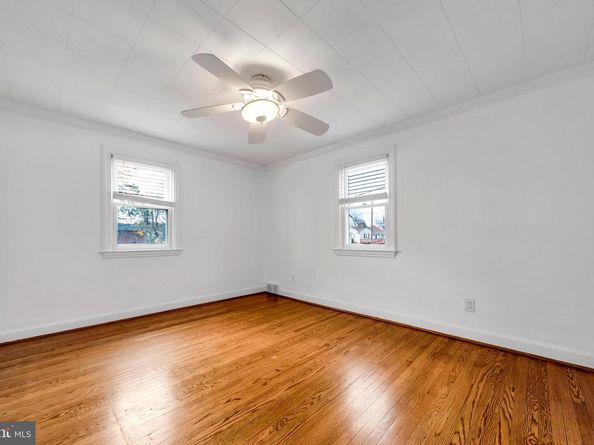 349 Kirks Lane, Drexel Hill PA 19026