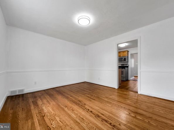 349 Kirks Lane, Drexel Hill PA 19026