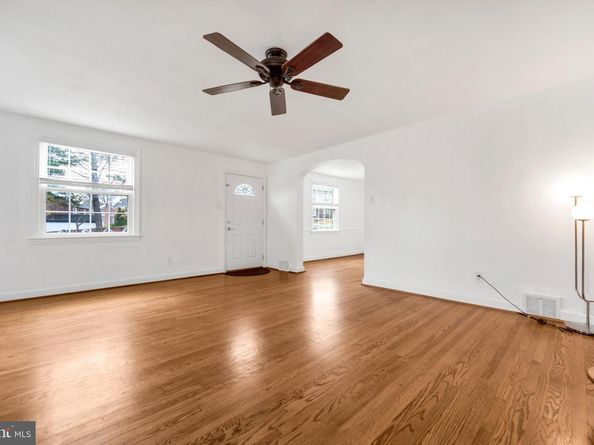 349 Kirks Lane, Drexel Hill PA 19026