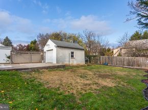 349 Kirks Lane, Drexel Hill PA 19026