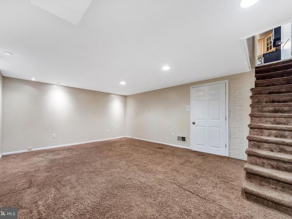 349 Kirks Lane, Drexel Hill PA 19026