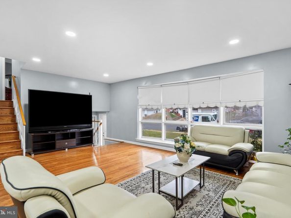 8912 Turton Drive, Philadelphia PA 19115