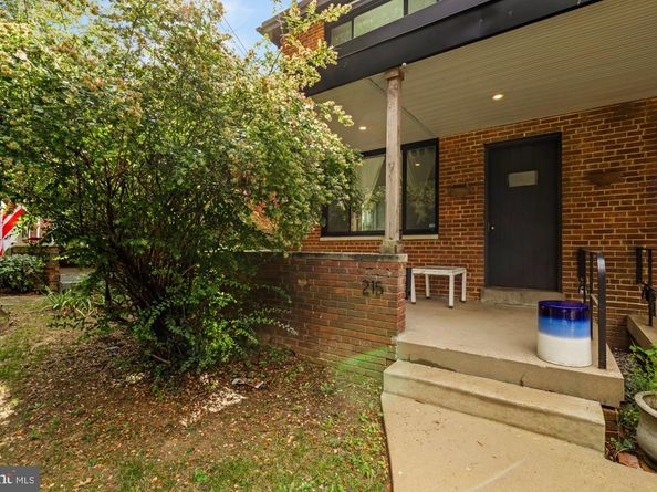 215 Hawaii Avenue NE, Washington DC 20011