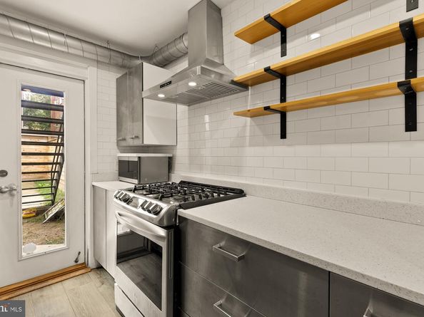 215 Hawaii Avenue NE, Washington DC 20011