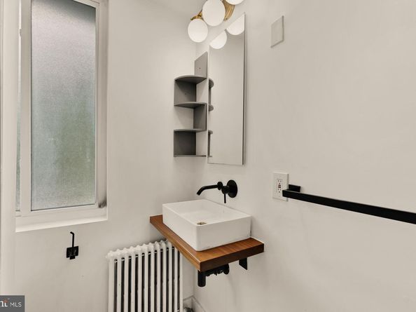 215 Hawaii Avenue NE, Washington DC 20011