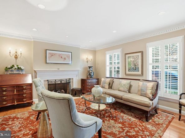 1230 23rd Street S, Arlington VA 22202