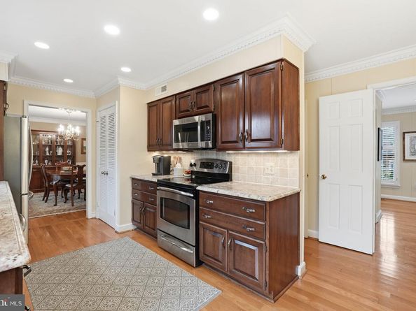 1230 23rd Street S, Arlington VA 22202