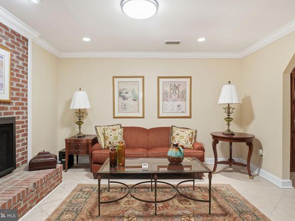 1230 23rd Street S, Arlington VA 22202