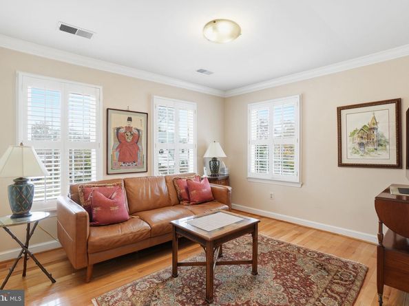 1230 23rd Street S, Arlington VA 22202