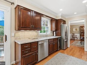 1230 23rd Street S, Arlington VA 22202