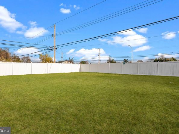 179 Crabtree Drive, Levittown PA 19055