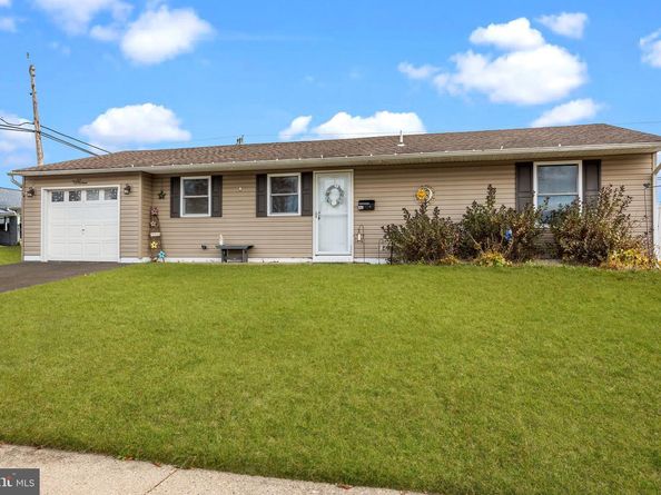 179 Crabtree Drive, Levittown PA 19055