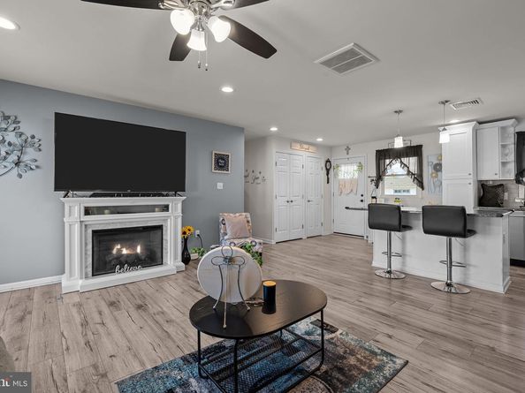 179 Crabtree Drive, Levittown PA 19055