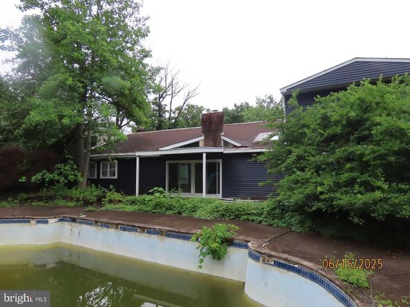 1710 Twining Road, Willow Grove PA 19090