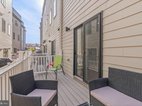 1423 S Howard Street, Philadelphia PA 19147