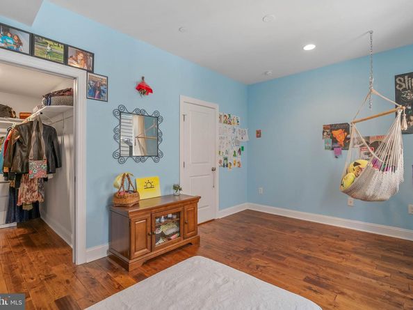 1423 S Howard Street, Philadelphia PA 19147