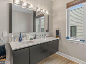 1423 S Howard Street, Philadelphia PA 19147