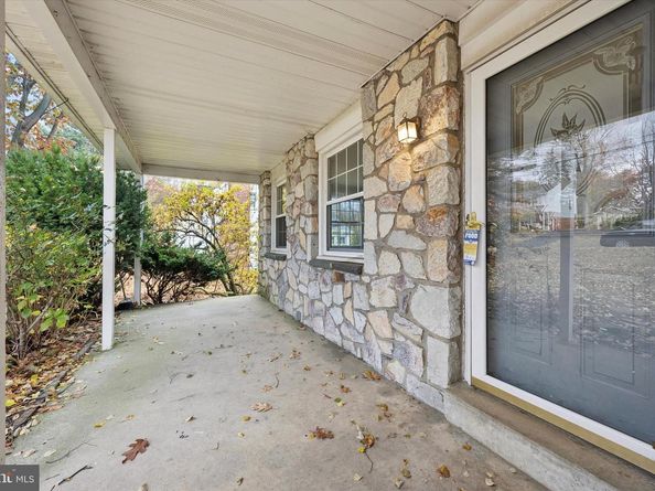 623 Old School House Drive, Springfield PA 19064