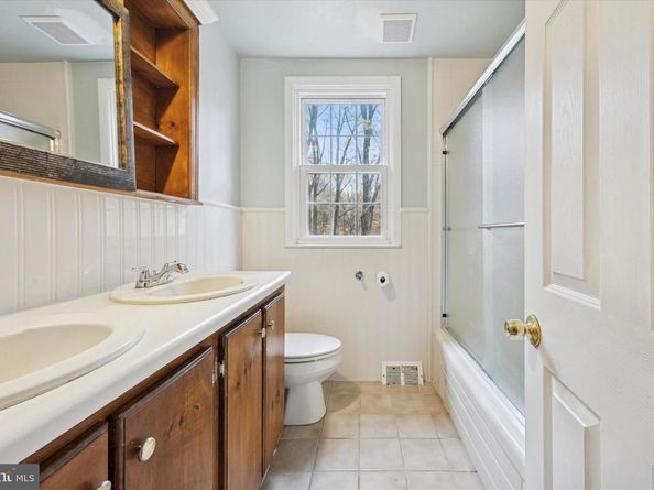 623 Old School House Drive, Springfield PA 19064