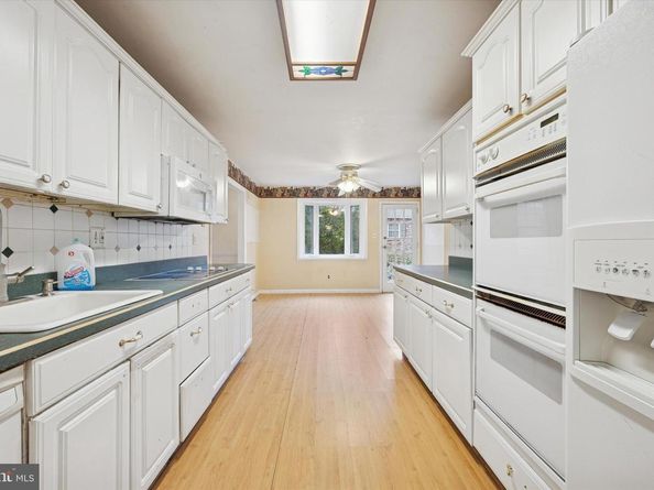 623 Old School House Drive, Springfield PA 19064