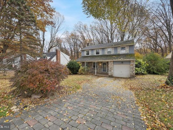 623 Old School House Drive, Springfield PA 19064