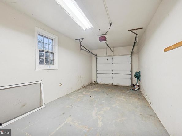 623 Old School House Drive, Springfield PA 19064