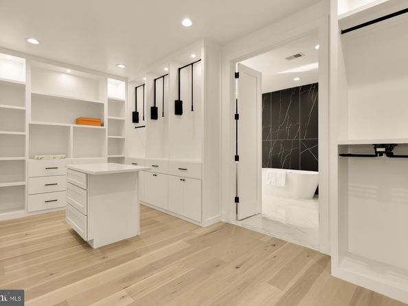 6935 Southridge Drive, Mclean VA 22101