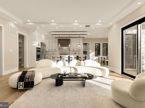 6935 Southridge Drive, Mclean VA 22101