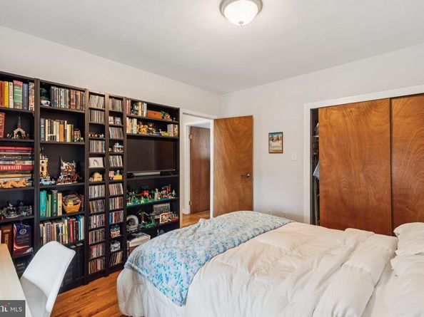 2305 Grays Ferry Avenue, Philadelphia PA 19146