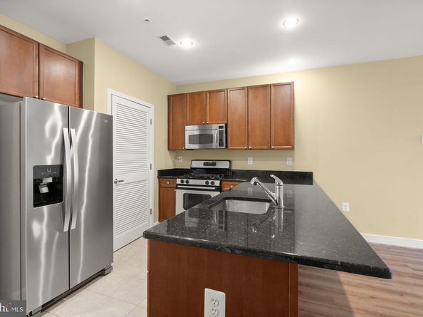 181 E Reed Avenue 206, Alexandria VA 22305