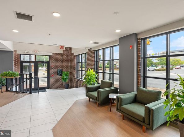 181 E Reed Avenue 206, Alexandria VA 22305