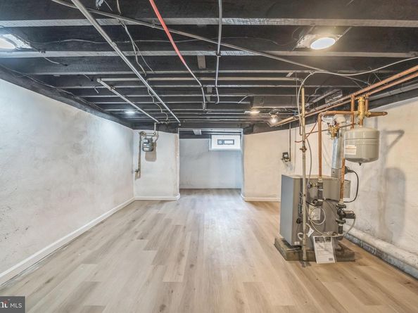 2070 Bridge Street, Philadelphia PA 19124