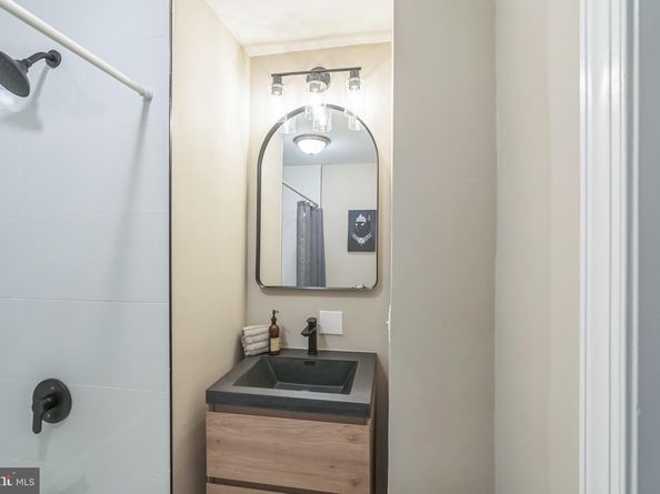 2070 Bridge Street, Philadelphia PA 19124