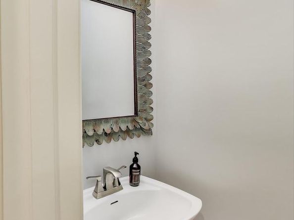 2001 19TH Street NW 3, Washington DC 20009