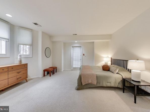 2001 19TH Street NW 3, Washington DC 20009