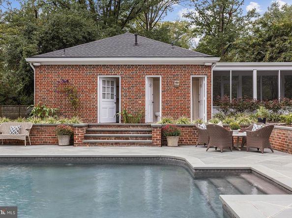 1306 Bishop Lane, Alexandria VA 22302