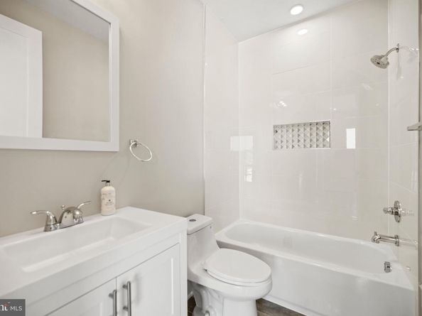 824 18TH Street NE 302, Washington DC 20002