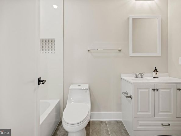 824 18TH Street NE 302, Washington DC 20002