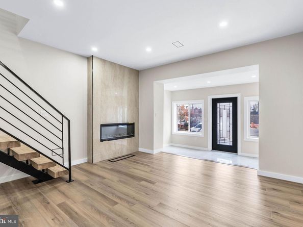 5511 Pine Street, Philadelphia PA 19143