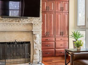 802 Locust Street 201, Philadelphia PA 19107