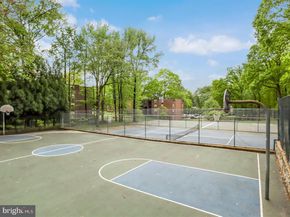 8300 Tobin Road 23, Annandale VA 22003