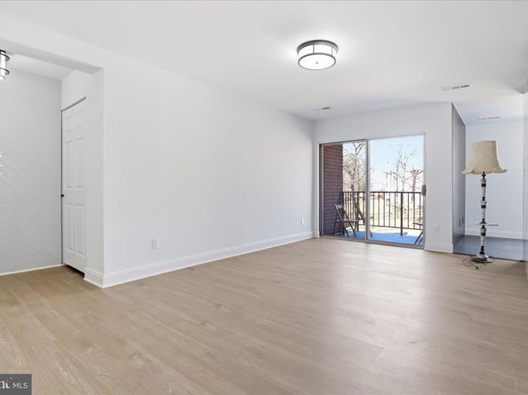 8300 Tobin Road 23, Annandale VA 22003