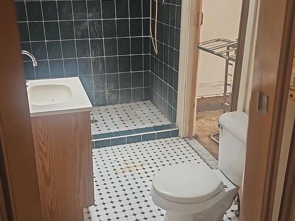 3435 Barclay Street, Philadelphia PA 19129