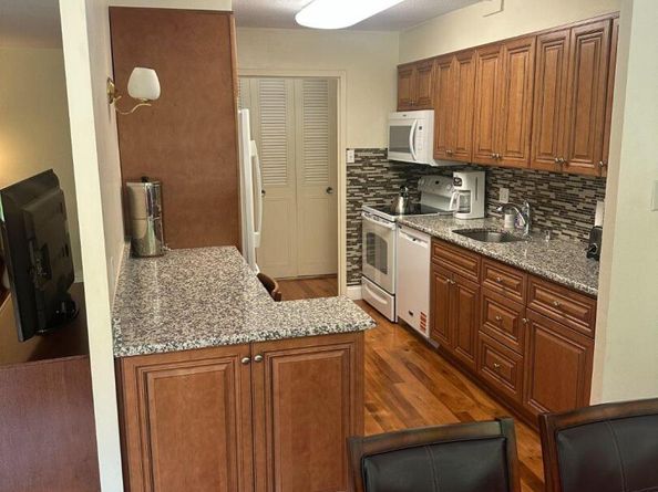 1001 City Avenue EC204, Wynnewood PA 19096