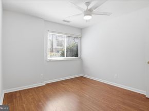 1669 Westwind Way 174A, Mclean VA 22102