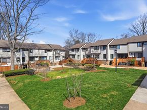 1669 Westwind Way 174A, Mclean VA 22102