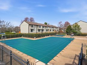 1669 Westwind Way 174A, Mclean VA 22102