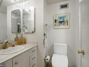 10511 Valley Forge Circle 511, King Of Prussia PA 19406