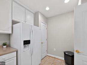 2905 Saintsbury Plaza 213, Fairfax VA 22031