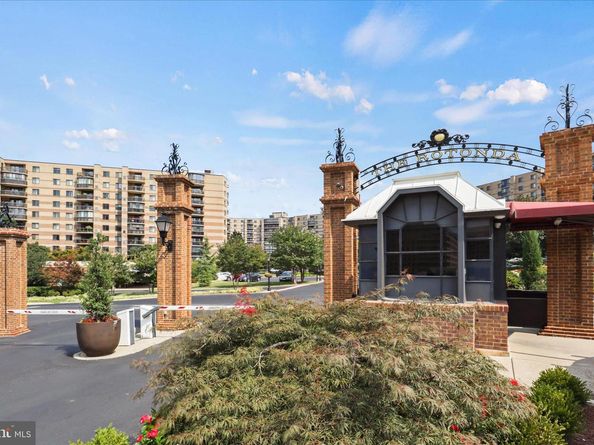 8360 Greensboro Drive 908, Mclean VA 22102